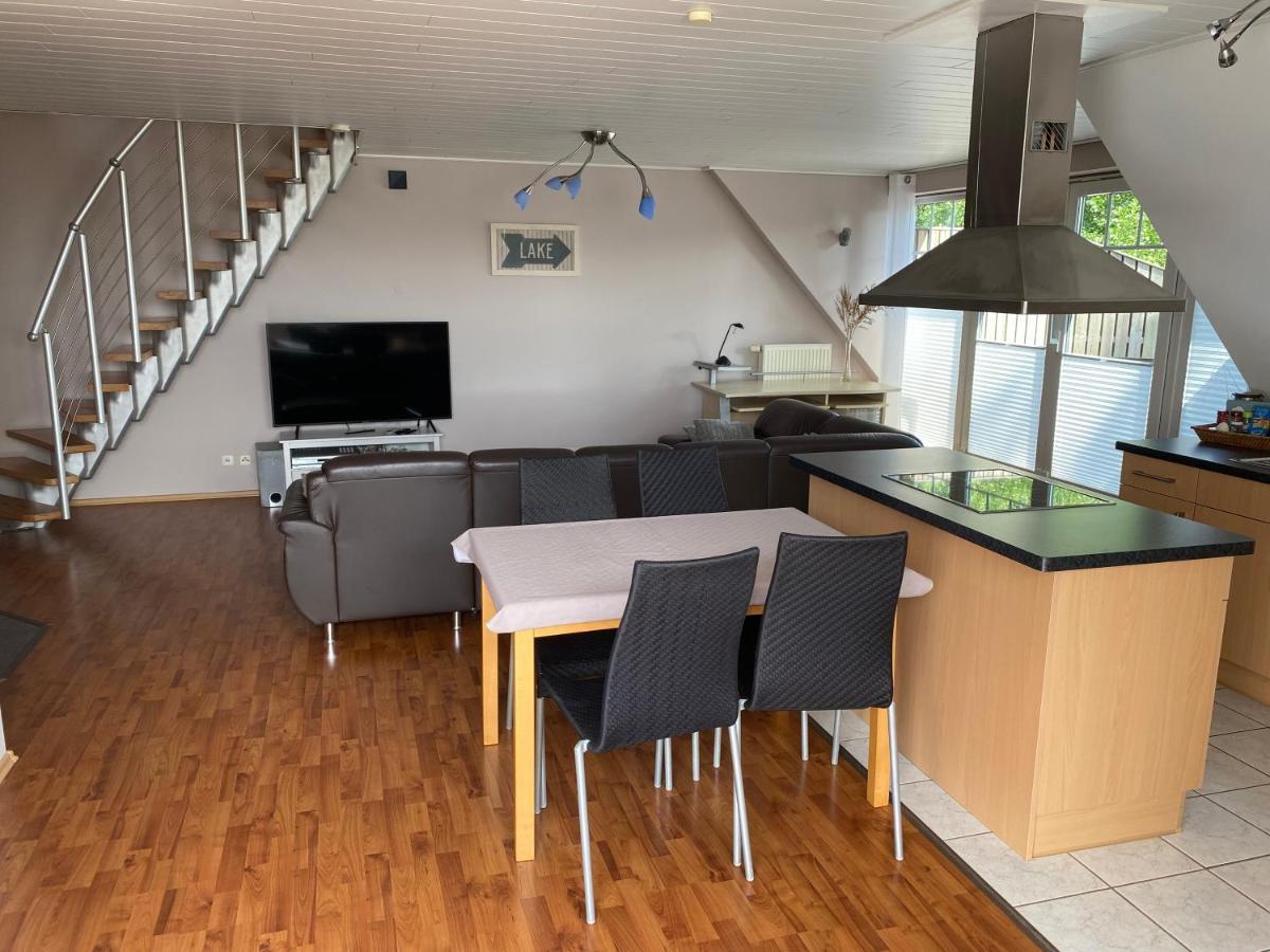 Moderne Maisonette-Wohnung Am Karpfenteich; Modern Apartment With View Of The Carp Pond Бармштедт Экстерьер фото