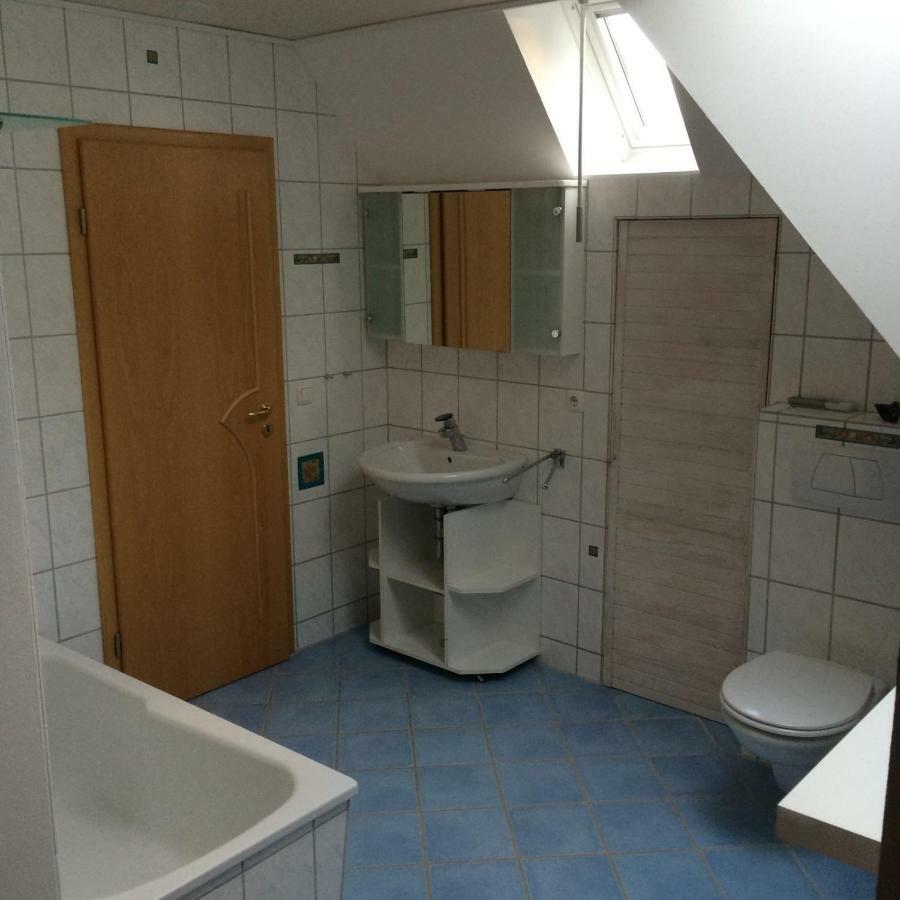 Moderne Maisonette-Wohnung Am Karpfenteich; Modern Apartment With View Of The Carp Pond Бармштедт Экстерьер фото
